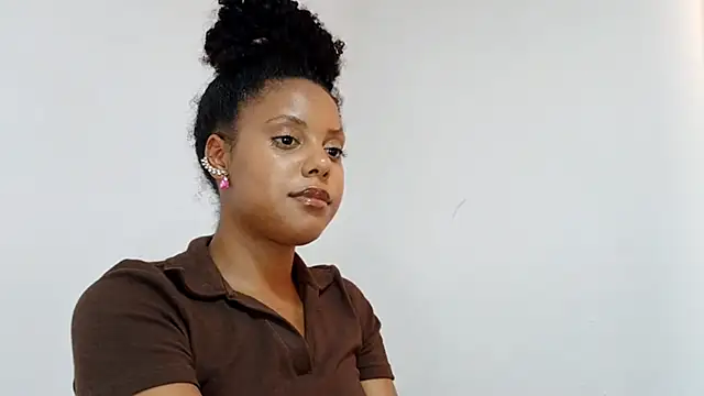 Snapshot of EsterSantopietro chatting on 19, 2, 2026 EsterSantopietro online show from 19, 2, 2026