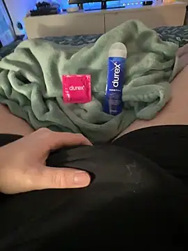 Snapshot of Thomascrtz chatting on 18, 2, 2026 Thomascrtz online show from 18, 2, 2026