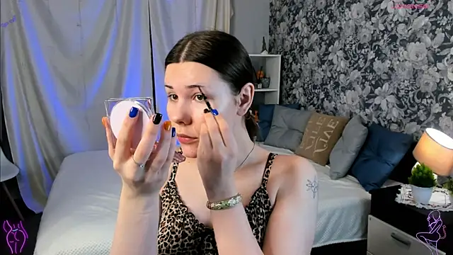 Coraline kitty online show from 16, 2, 2026