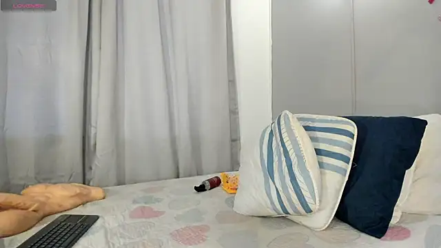 Britanny W online show from 9, 4, 2026