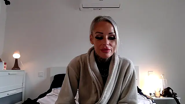 Sophie-Logan-Ink online show from 26, 3, 2026