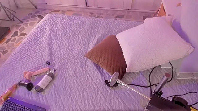 Snapshot of Bunny_Blush1 chatting on 6, 4, 2026 Bunny Blush1 online show from 6, 4, 2026