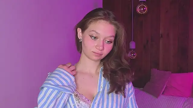 Snapshot of HolliBillig chatting on 7, 3, 2026 HolliBillig online show from 7, 3, 2026