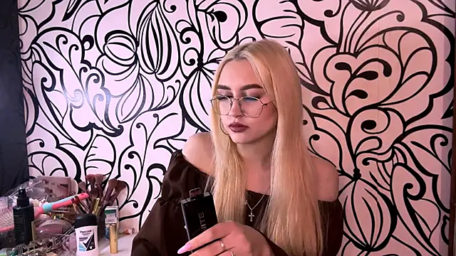 Snapshot of Kat_Catherine chatting on 14, 2, 2026 Kat Catherine online show from 14, 2, 2026