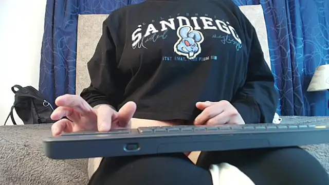 melanie Nasty whore online show from 26, 2, 2026