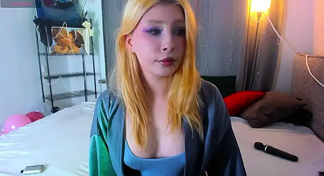 Snapshot of WarmAtEdges chatting on 21, 2, 2026 WarmAtEdges online show from 21, 2, 2026