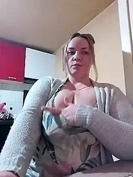 Snapshot of HotStepmommy4 chatting on 20, 2, 2026 HotStepmommy4 online show from 20, 2, 2026