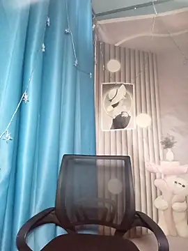 Girl-crazy1 online show from 9, 4, 2026