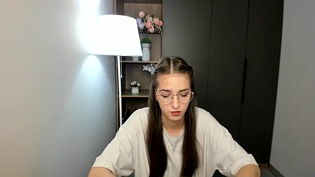 ClarineCasebolt online show from 12, 2, 2026