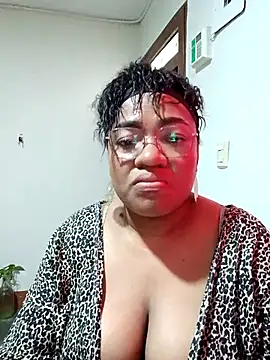 Snapshot of honey-suckle chatting on 15, 2, 2026 honey-suckle online show from 15, 2, 2026