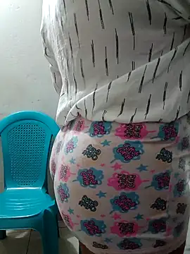 Snapshot of honey-suckle chatting on 17, 2, 2026 honey-suckle online show from 17, 2, 2026