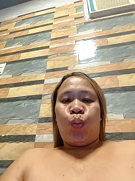 squirtshantal online show from 18, 4, 2026