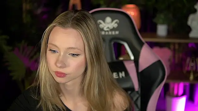 Snapshot of SweetDaisy_me chatting on 18, 2, 2026 SweetDaisy me online show from 18, 2, 2026