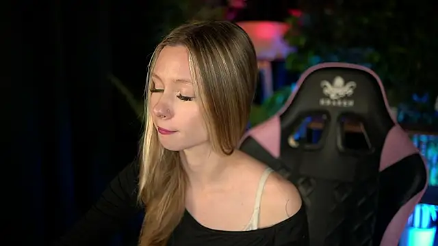 Snapshot of SweetDaisy_me chatting on 25, 2, 2026 SweetDaisy me online show from 25, 2, 2026