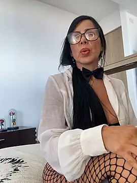 Snapshot of caritoo21 chatting on 28, 7, 2026 caritoo21 online show from 28, 7, 2026