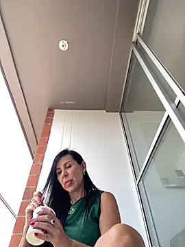 Snapshot of caritoo21 chatting on 2, 8, 2026 caritoo21 online show from 2, 8, 2026