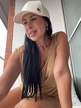 Snapshot of caritoo21 chatting on 6, 8, 2026 caritoo21 online show from 6, 8, 2026