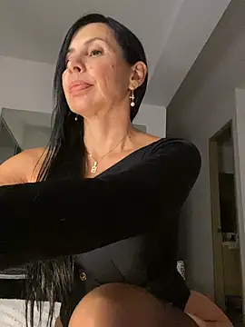 Snapshot of caritoo21 chatting on 9, 8, 2026 caritoo21 online show from 9, 8, 2026