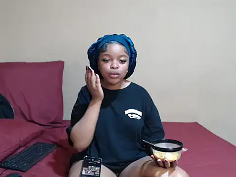 Snapshot of KinkyPxx chatting on 4, 6, 2026 KinkyPxx online show from 4, 6, 2026