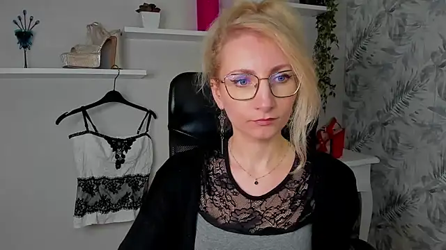 CinderellaMoon online show from 31, 3, 2026