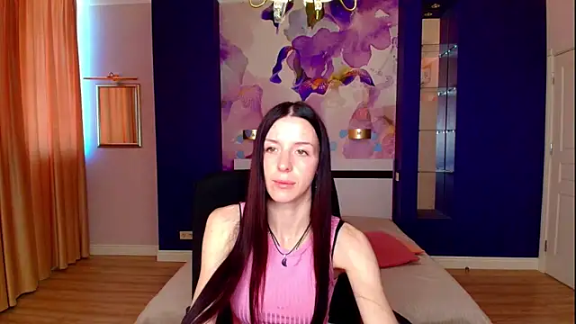 Snapshot of NoirDiva chatting on 7, 5, 2026 NoirDiva online show from 7, 5, 2026