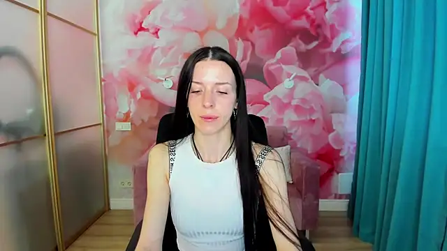 Snapshot of NoirDiva chatting on 19, 5, 2026 NoirDiva online show from 19, 5, 2026