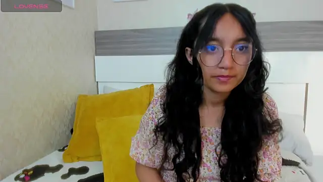 Snapshot of Emilyblussh chatting on 23, 2, 2026 Emilyblussh online show from 23, 2, 2026