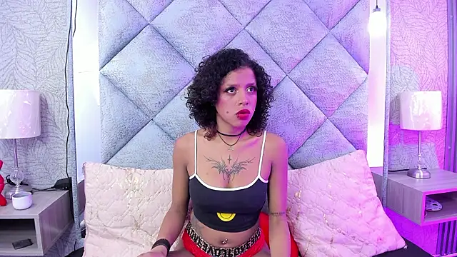 Snapshot of Lunakellerr chatting on 24, 2, 2026 Lunakellerr online show from 24, 2, 2026