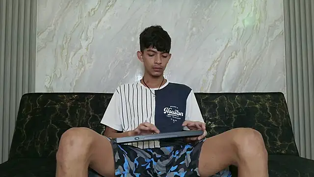 Snapshot of KITTY_BOSH chatting on 15, 5, 2026 KITTY BOSH online show from 15, 5, 2026