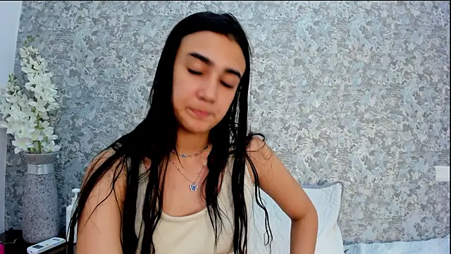 Snapshot of Anika_H chatting on 19, 4, 2026 Anika H online show from 19, 4, 2026