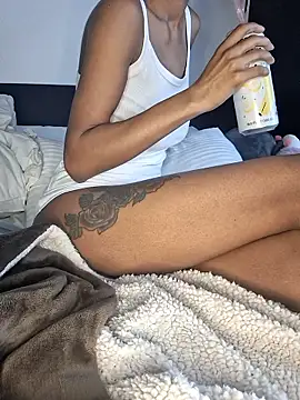 Snapshot of Cinnamonbunn chatting on 18, 2, 2026 Cinnamonbunn online show from 18, 2, 2026