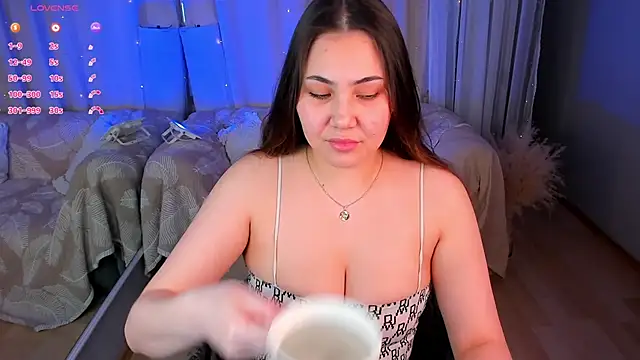 Snapshot of Lina_Loon chatting on 2, 3, 2026 Lina Loon online show from 2, 3, 2026