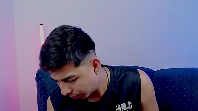 Snapshot of polloCol4U chatting on 8, 4, 2026 polloCol4U online show from 8, 4, 2026