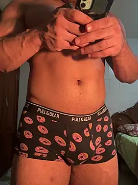 Valentinacouple online show from 4, 6, 2026