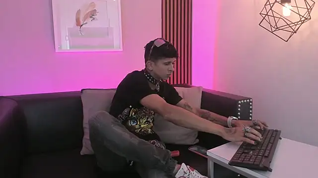 Maximoking26 online show from 17, 7, 2026