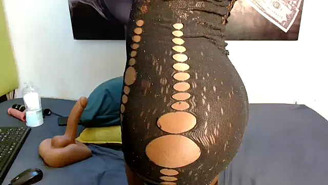 Snapshot of CLEO-001 chatting on 26, 5, 2026 CLEO-001 online show from 26, 5, 2026