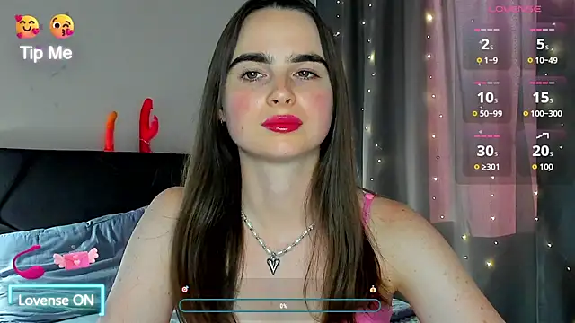 Snapshot of megann_fox2 chatting on 5, 7, 2026 megann fox2 online show from 5, 7, 2026
