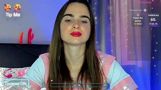 Snapshot of megann_fox2 chatting on 13, 7, 2026 megann fox2 online show from 13, 7, 2026