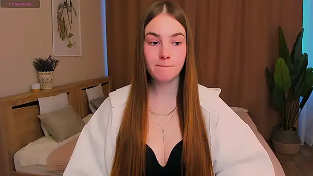 Maddy Wood  online show from 18, 2, 2026