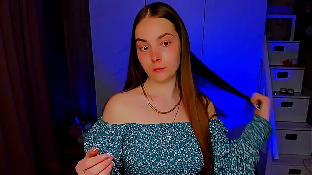 Snapshot of Maddy_Wood_ chatting on 7, 5, 2026 Maddy Wood online show from 7, 5, 2026