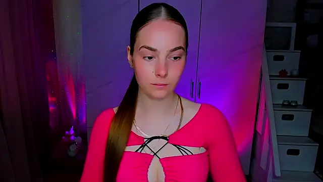 Snapshot of Maddy_Wood_ chatting on 25, 5, 2026 Maddy Wood online show from 25, 5, 2026