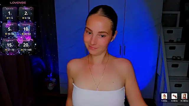 Maddy Wood  online show from 4, 7, 2026