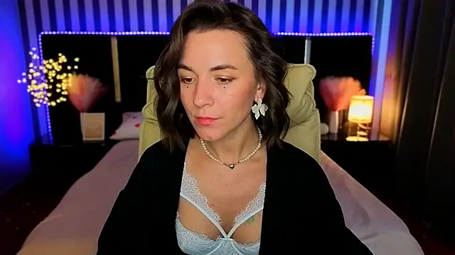 Snapshot of GracefulMichelle chatting on 12, 4, 2026 GracefulMichelle online show from 12, 4, 2026