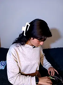 Lili  Clan online show from 5, 3, 2026