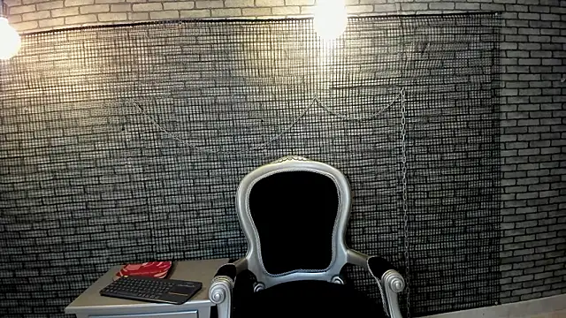 hillary bigbutt online show from 26, 3, 2026