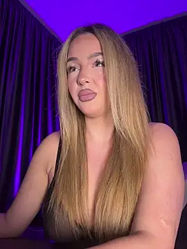 Snapshot of SelenneDreams chatting on 2, 3, 2026 SelenneDreams online show from 2, 3, 2026