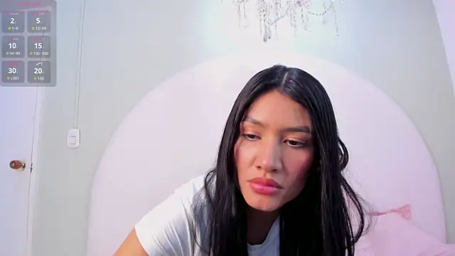 Violett Rosse  online show from 4, 3, 2026