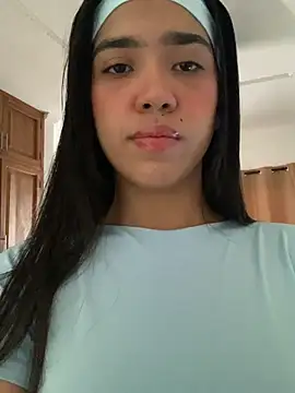 Lily em online show from 6, 7, 2026