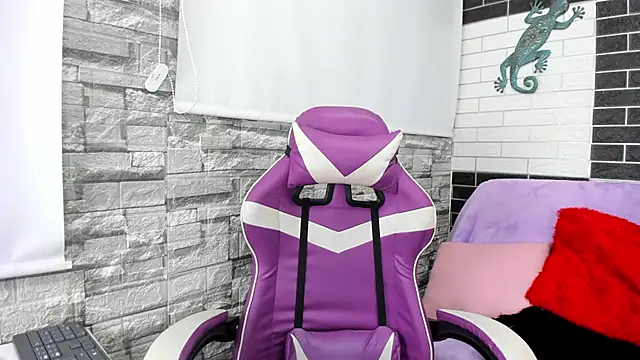 Sienna Lux01 online show from 3, 3, 2026