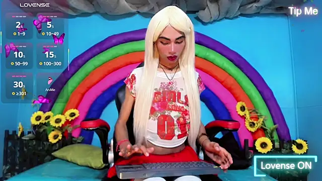 Snapshot of suzume_Mendez chatting on 4, 4, 2026 suzume Mendez online show from 4, 4, 2026